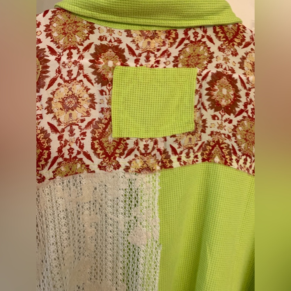 POL Floral Patchwork Lace Button-Up Oversized Shi… - image 10